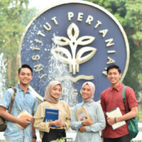 peduli-pakan-ternak-mahasiswa-ipb-university-tanam-2000-tanaman-pakan-dan-pelatihan-pengawetan-pakan-news (1)