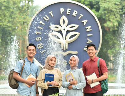 peduli-pakan-ternak-mahasiswa-ipb-university-tanam-2000-tanaman-pakan-dan-pelatihan-pengawetan-pakan-news (2)